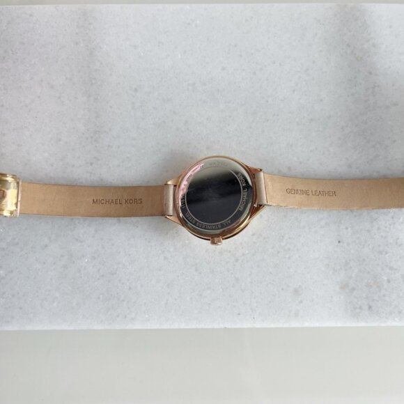 Michael Kors Women's Casual Beige Strap Watch MK2554 - Picture 12 of 14